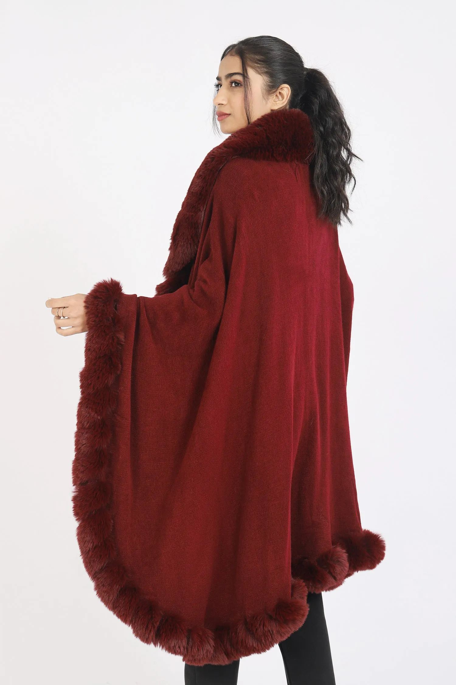 FUR CAPE-WINE